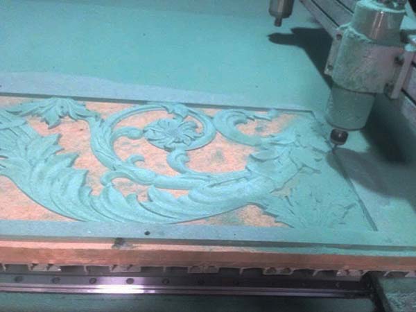 đục mẫu CNC